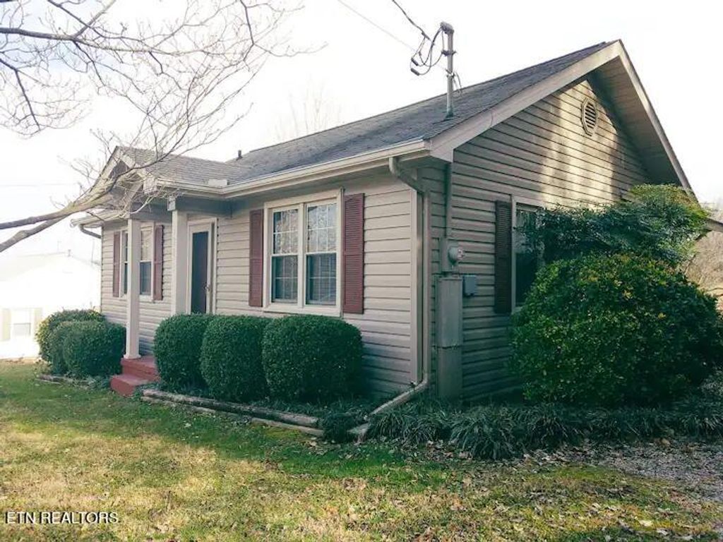 Photo of 171 W Meeting St, Dandridge, TN 37725 (MLS # 1319308)