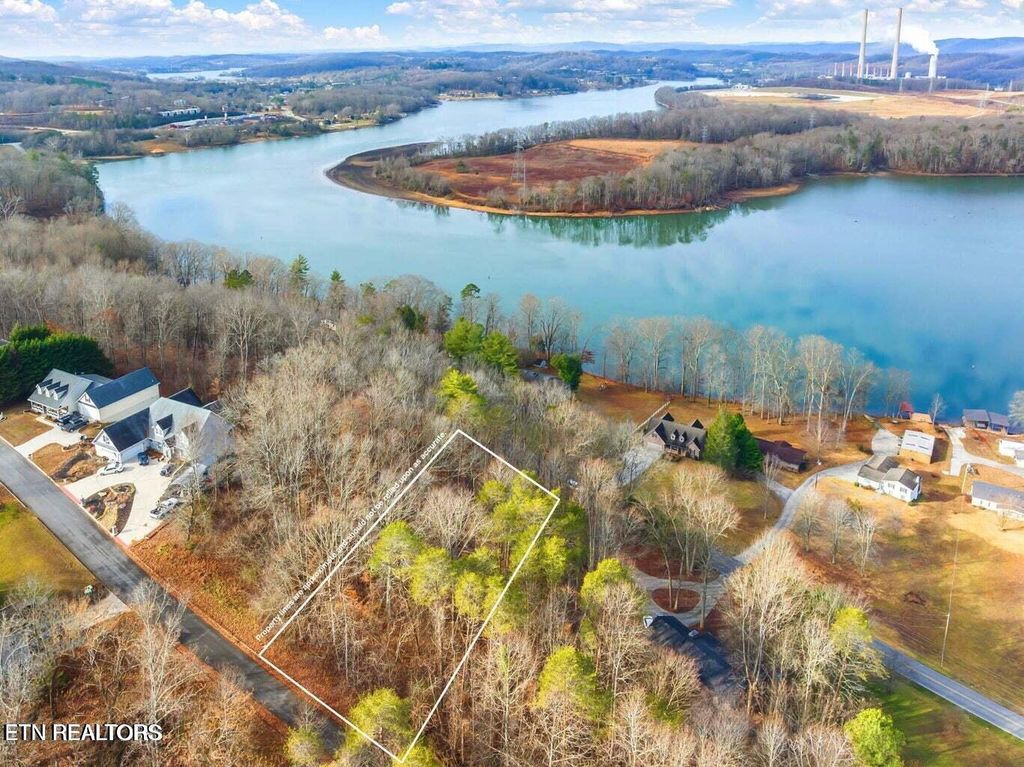 Photo of 106 Lakeview Drive, Harriman, TN 37748 (MLS # 1316074)