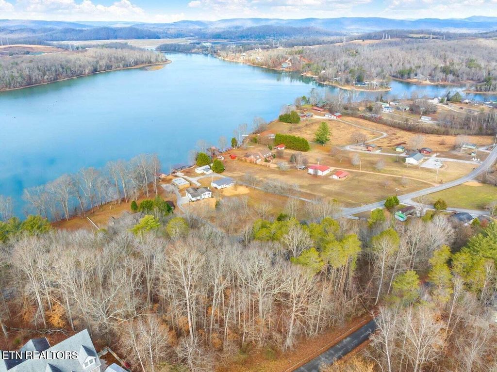 Photo of 106 Lakeview Drive, Harriman, TN 37748 (MLS # 1316074)