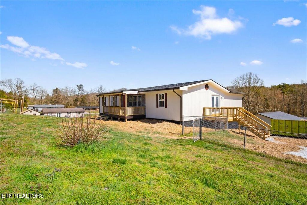 Photo of 197 Balboa Drive, Rockwood, TN 37854 (MLS # 1294347)