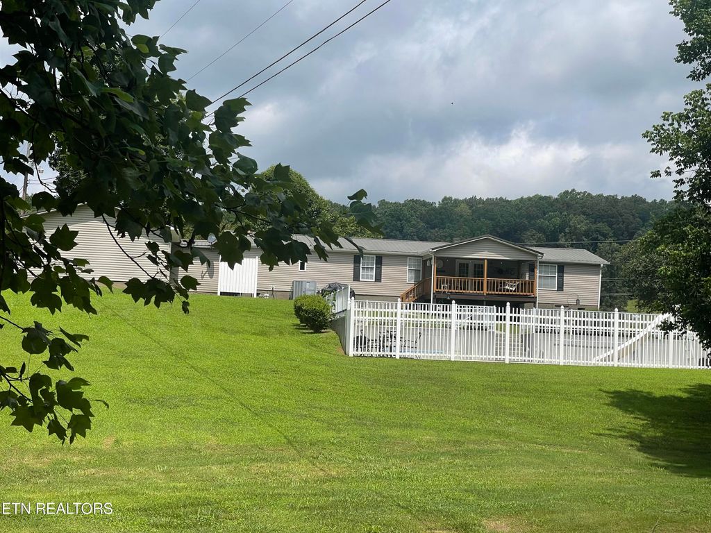 Photo of 687 County Road 135, Riceville, TN 37370 (MLS # 1305388)