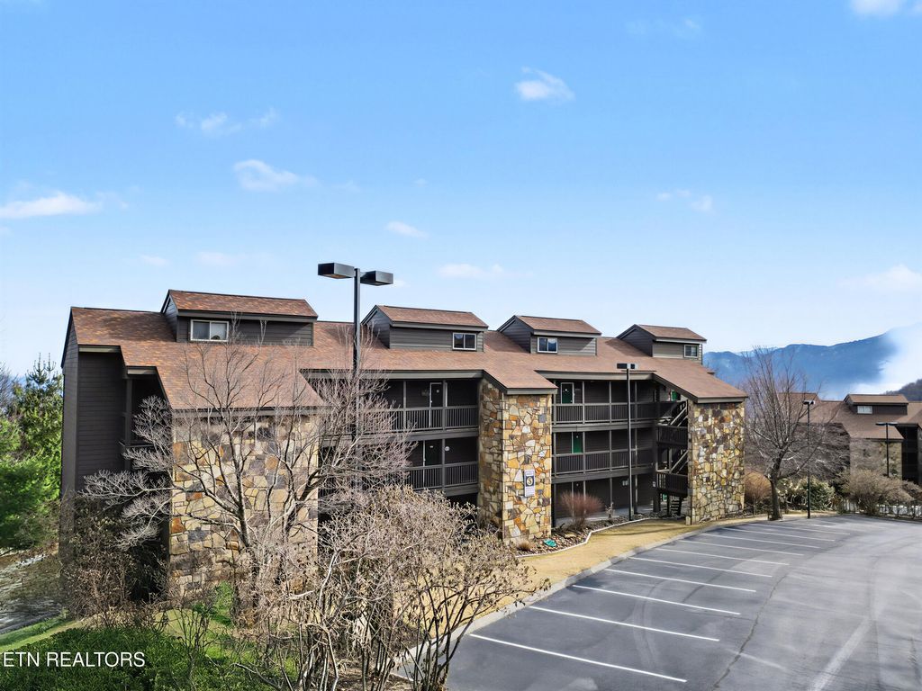Photo of 1380 Ski View Drive #5104, Gatlinburg, TN 37738 (MLS # 1328179)