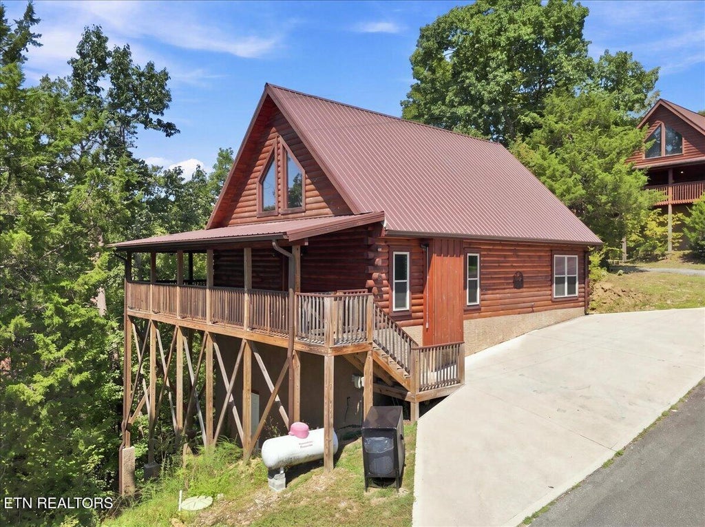 Photo of 2151 Wingspan Drive, Sevierville, TN 37876 (MLS # 1354418)