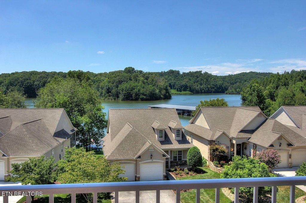 Photo of 989 Rarity Bay Pkwy, Vonore, TN 37885 (MLS # 1311274)