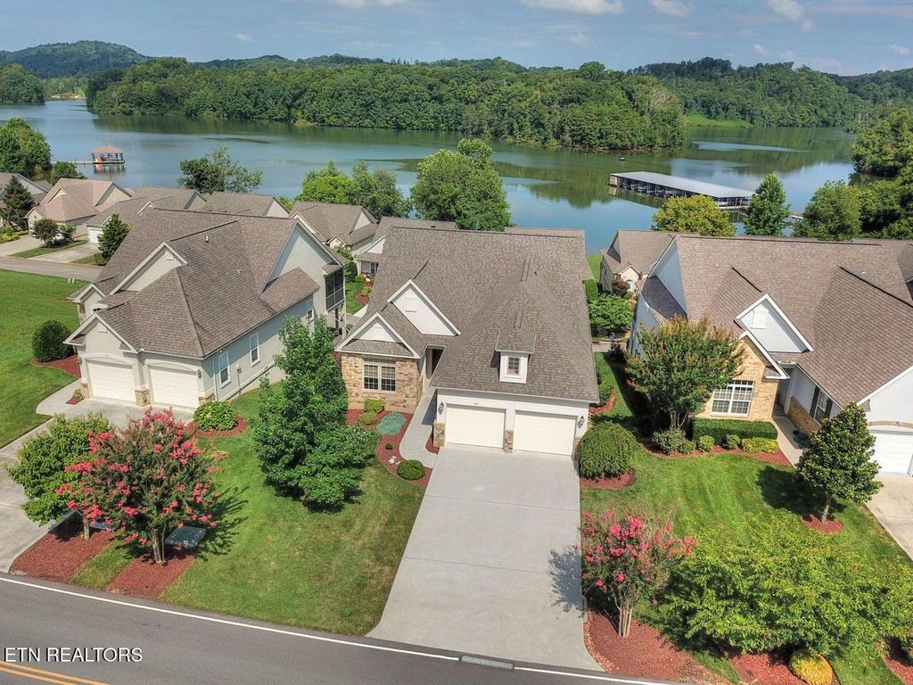 Photo of 989 Rarity Bay Pkwy, Vonore, TN 37885 (MLS # 1311274)