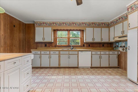Tiny photo for 139 County Road 532, Etowah, TN 37331 (MLS # 1358420)