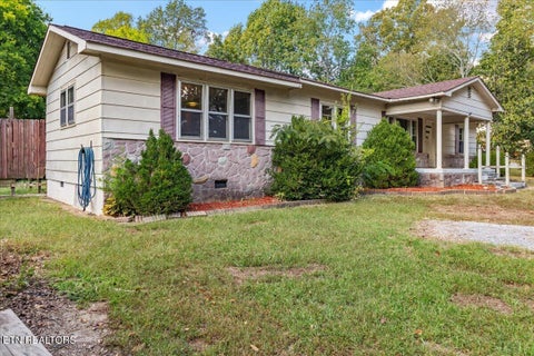 Tiny photo for 139 County Road 532, Etowah, TN 37331 (MLS # 1358420)