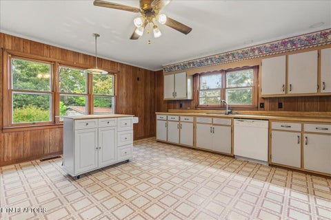 Tiny photo for 139 County Road 532, Etowah, TN 37331 (MLS # 1358420)