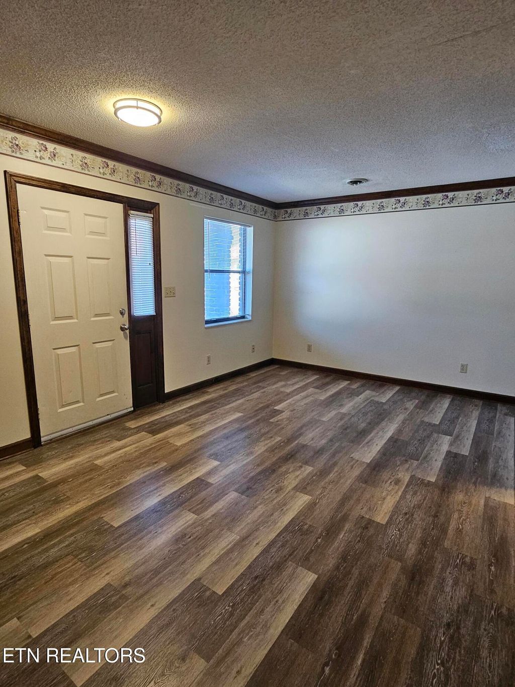 Photo of 102 Hampshire Circle, Oak Ridge, TN 37830 (MLS # 1330388)