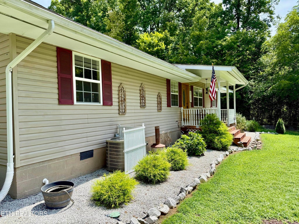 Photo of 531 Winona Rd, Huntsville, TN 37756 (MLS # 1352601)