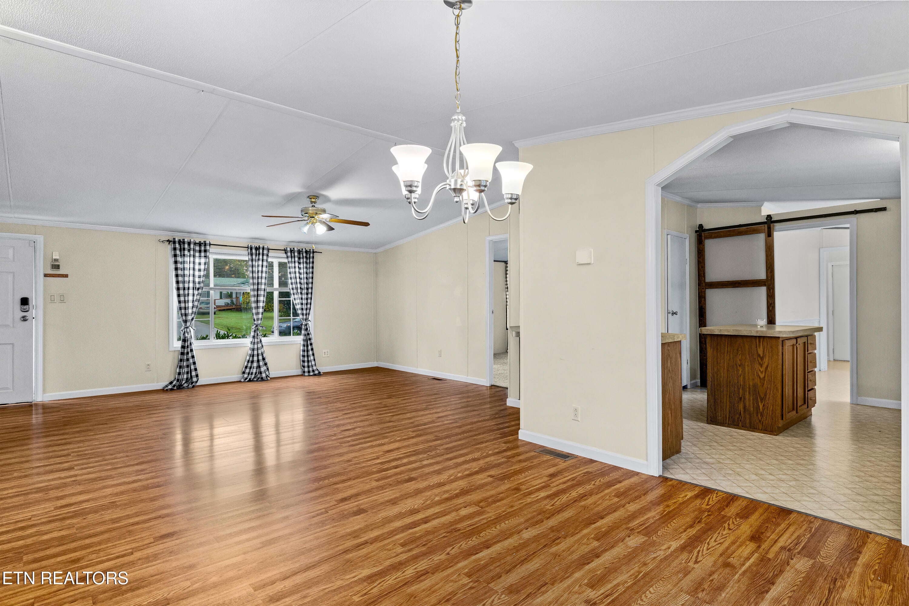 1229 Mountain View Circle