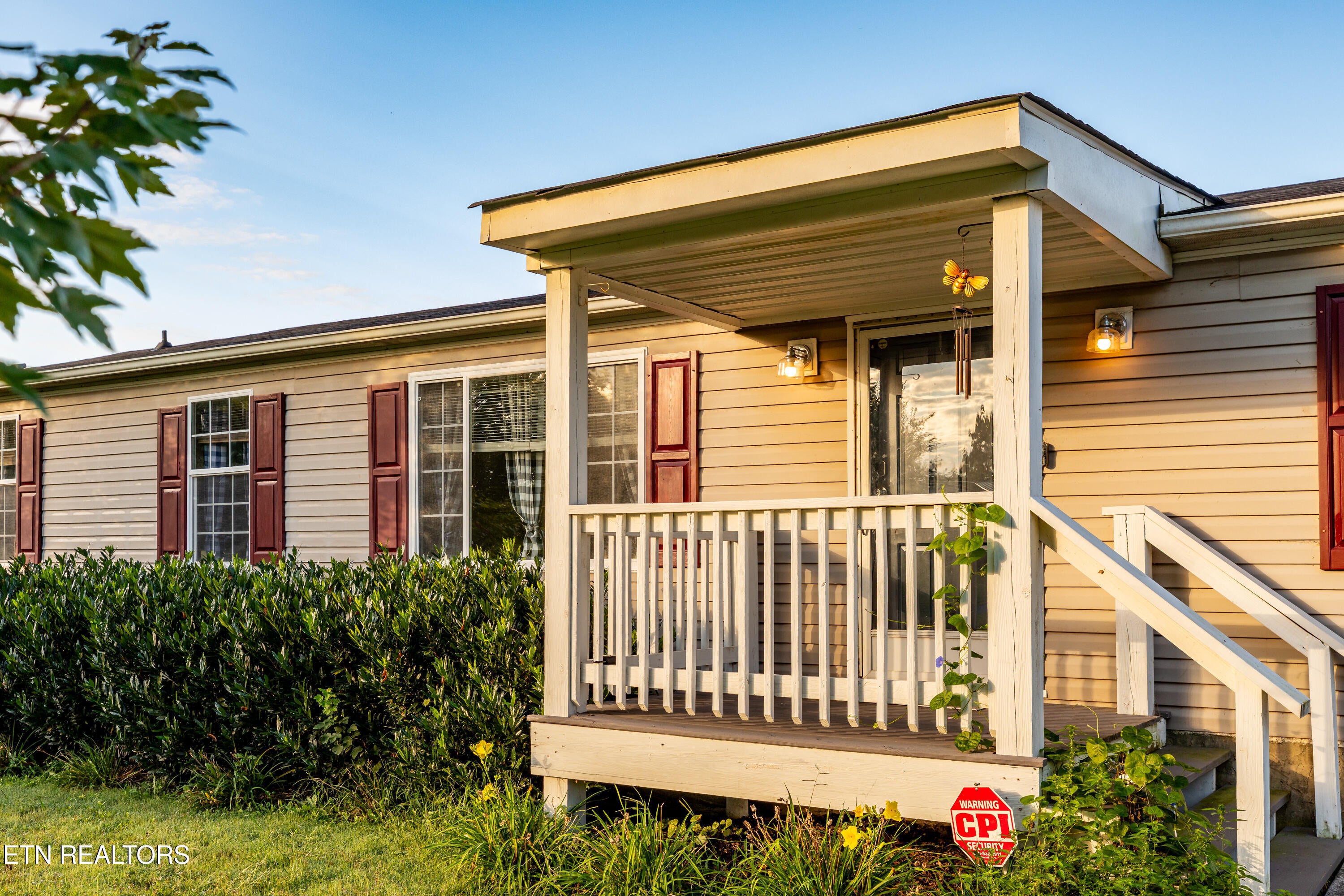 1229 Mountain View Circle
