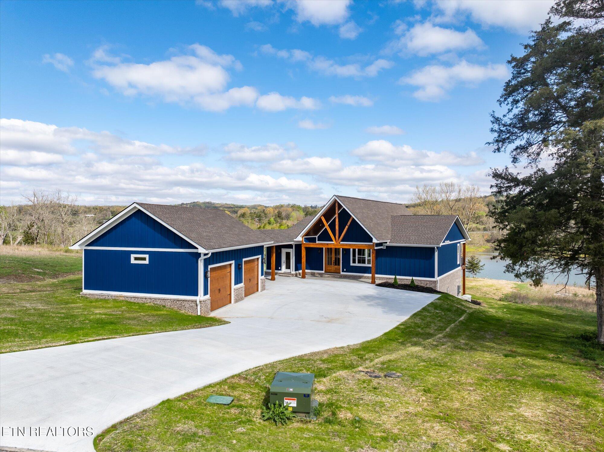 127 Waterfront Knoll
