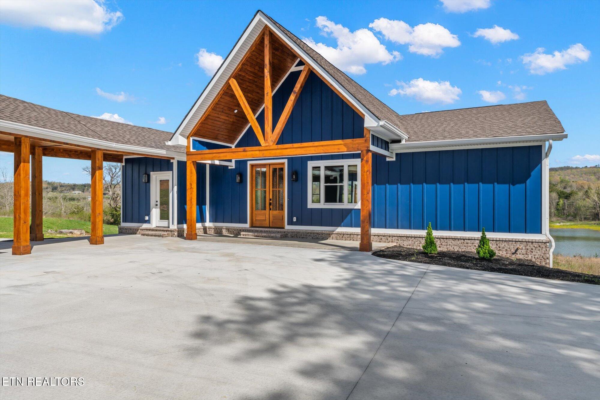 127 Waterfront Knoll