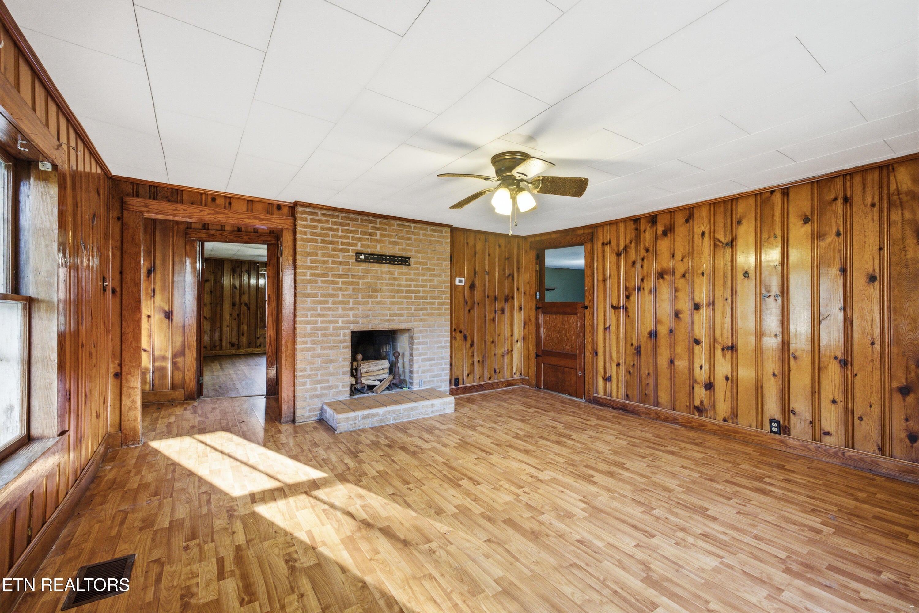 2468 Hartford Rd