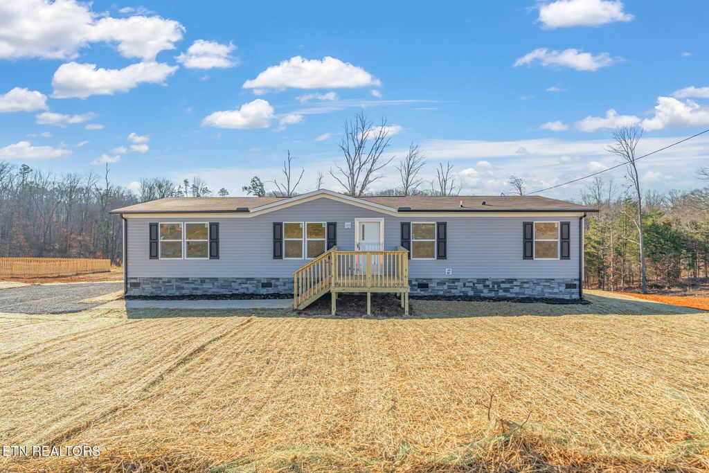 Photo of 253 Laura Boling Loop Rd, Strawberry Plains, TN 37871 (MLS # 1324137)