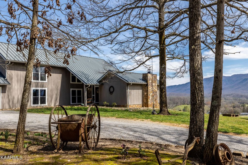 Photo of 2478 Ellejoy Rd, Walland, TN 37886 (MLS # 1220672)