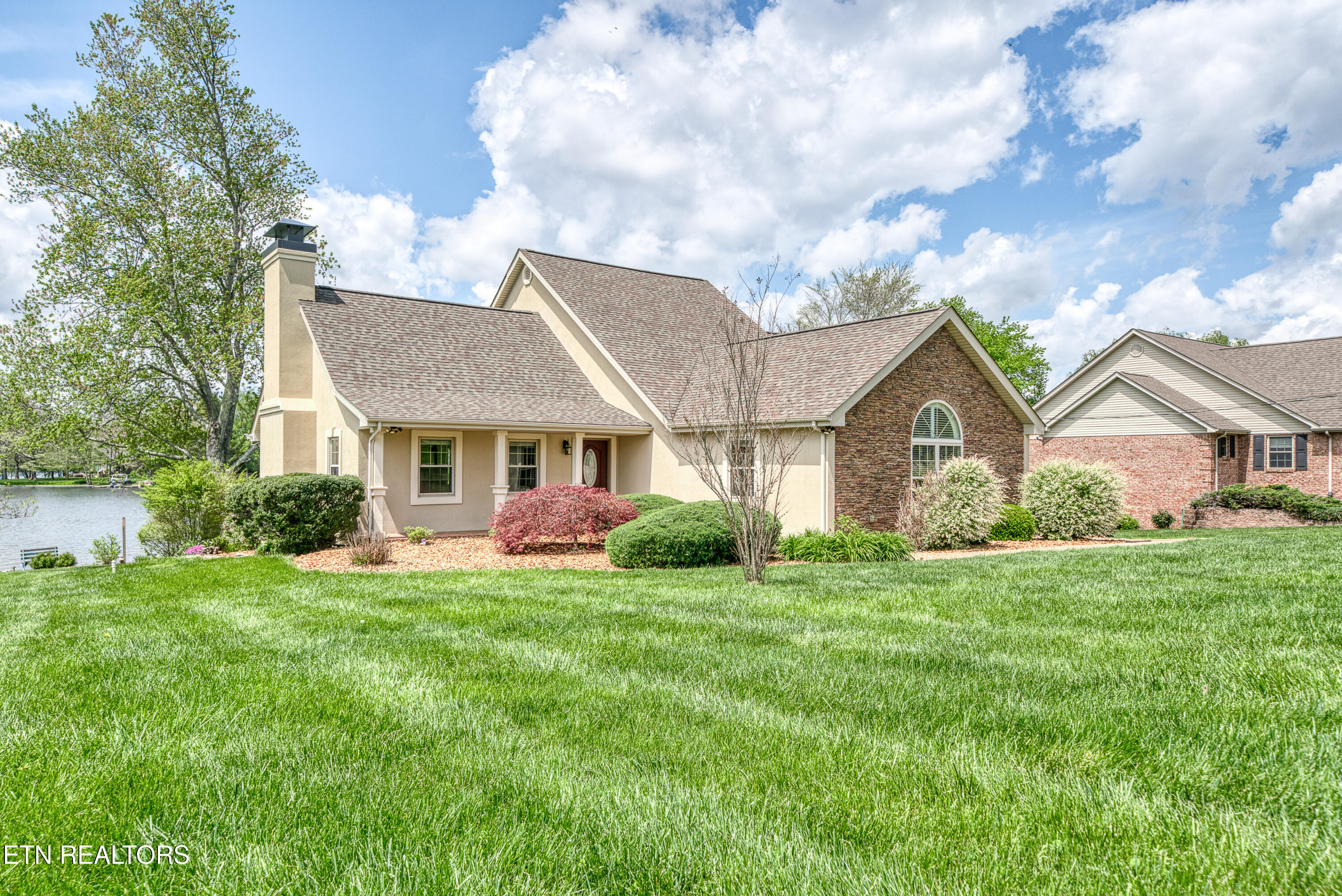 2135 Ona Rd