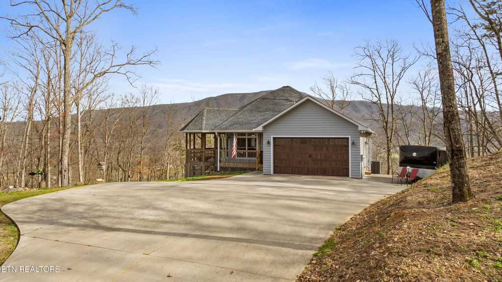 Photo of 2932 Mockingbird Way, Sevierville, TN 37862 (MLS # 1333396)