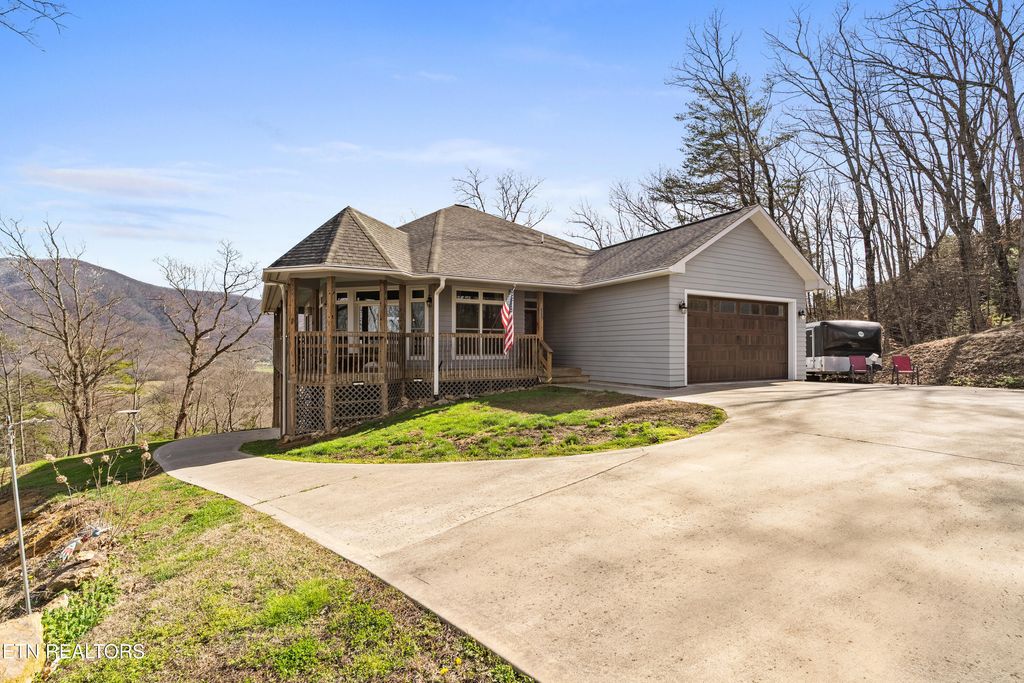 Photo of 2932 Mockingbird Way, Sevierville, TN 37862 (MLS # 1333396)
