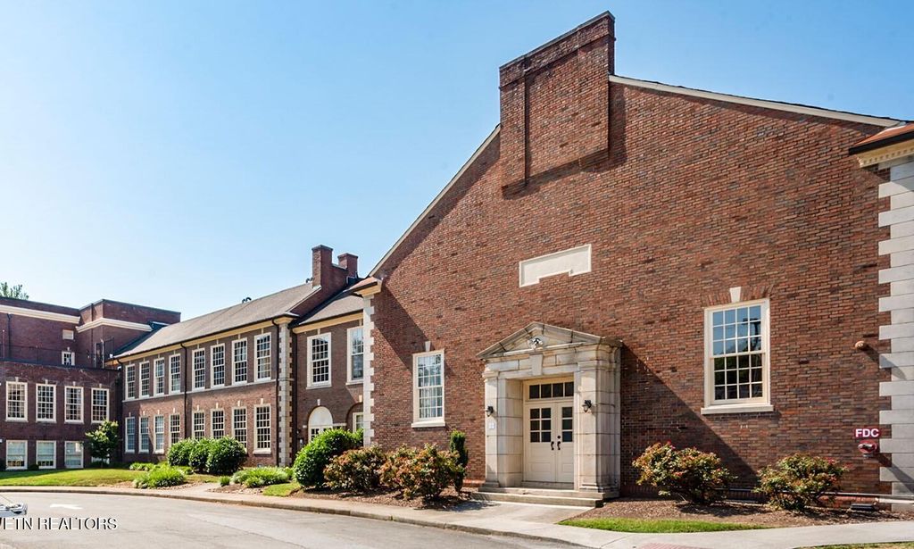 Photo of 140 E Glenwood Ave #206, Knoxville, TN 37917 (MLS # 1314401)