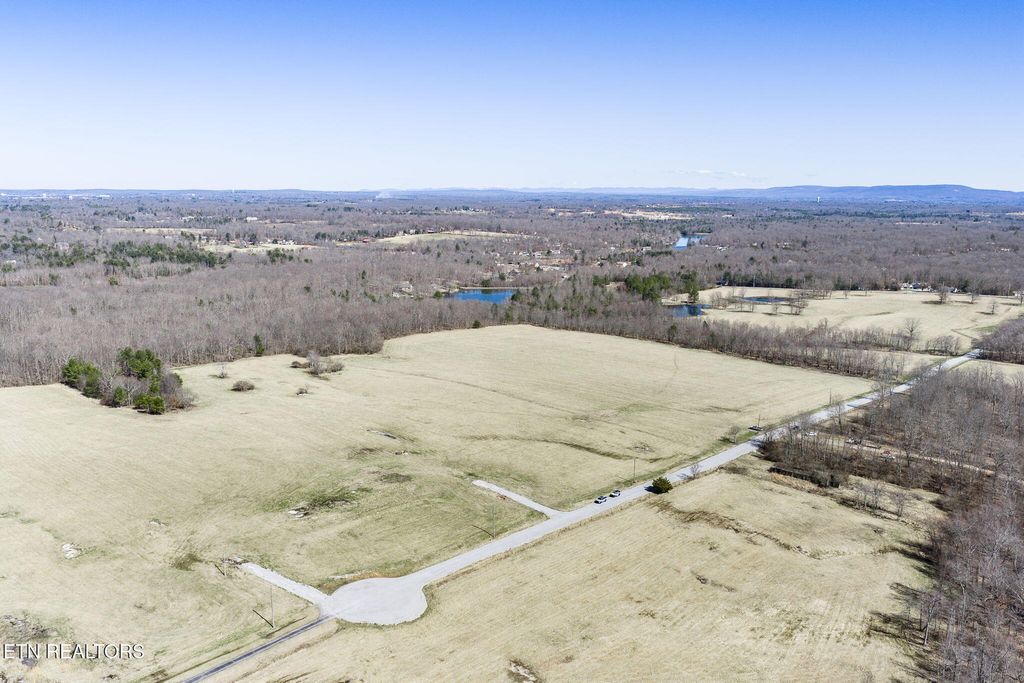 Photo of 3 Nicholson Drive, Crossville, TN 38572 (MLS # 1331549)