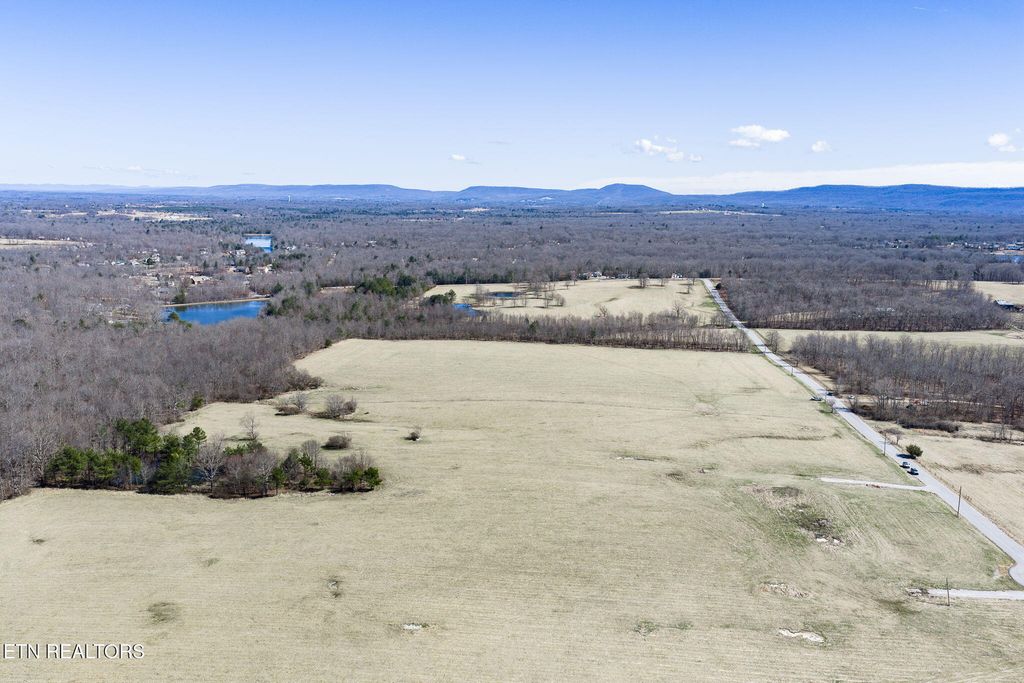 Photo of 3 Nicholson Drive, Crossville, TN 38572 (MLS # 1331549)