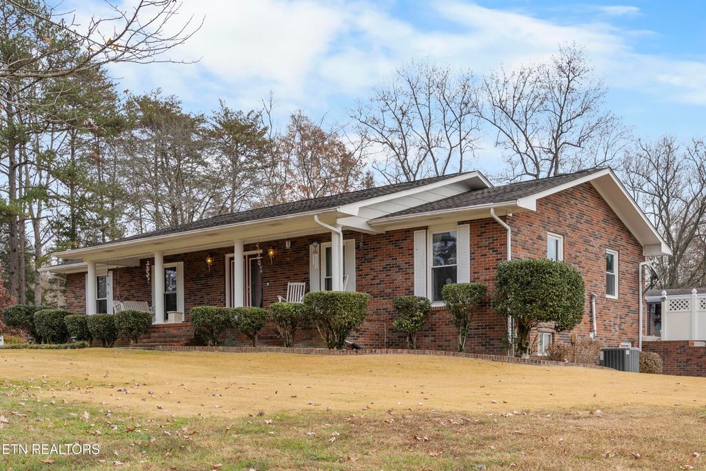 Photo of 364 Orchard Valley Drive, Harriman, TN 37748 (MLS # 1322571)