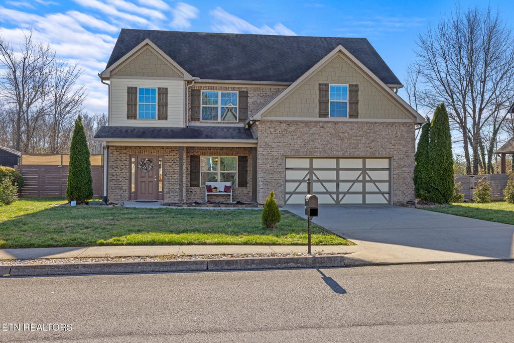 Photo of 767 W Glenview Drive, Lenoir City, TN 37771 (MLS # 1325615)