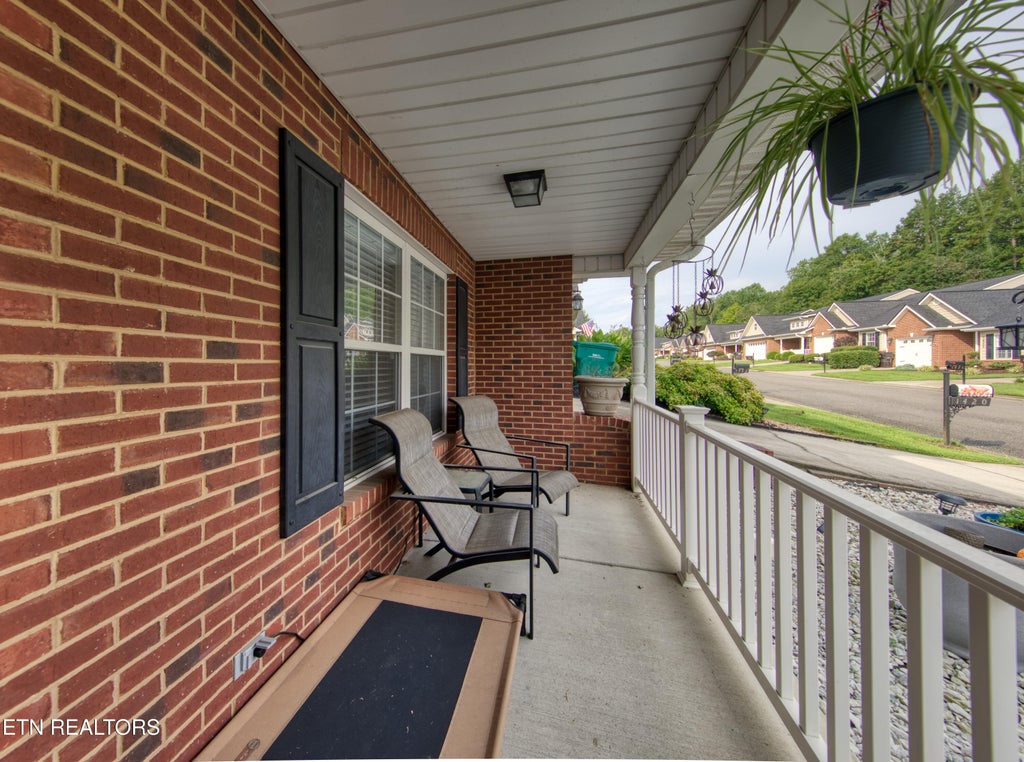 Photo of 1418 Hazelgreen Way, Knoxville, TN 37912 (MLS # 1353477)