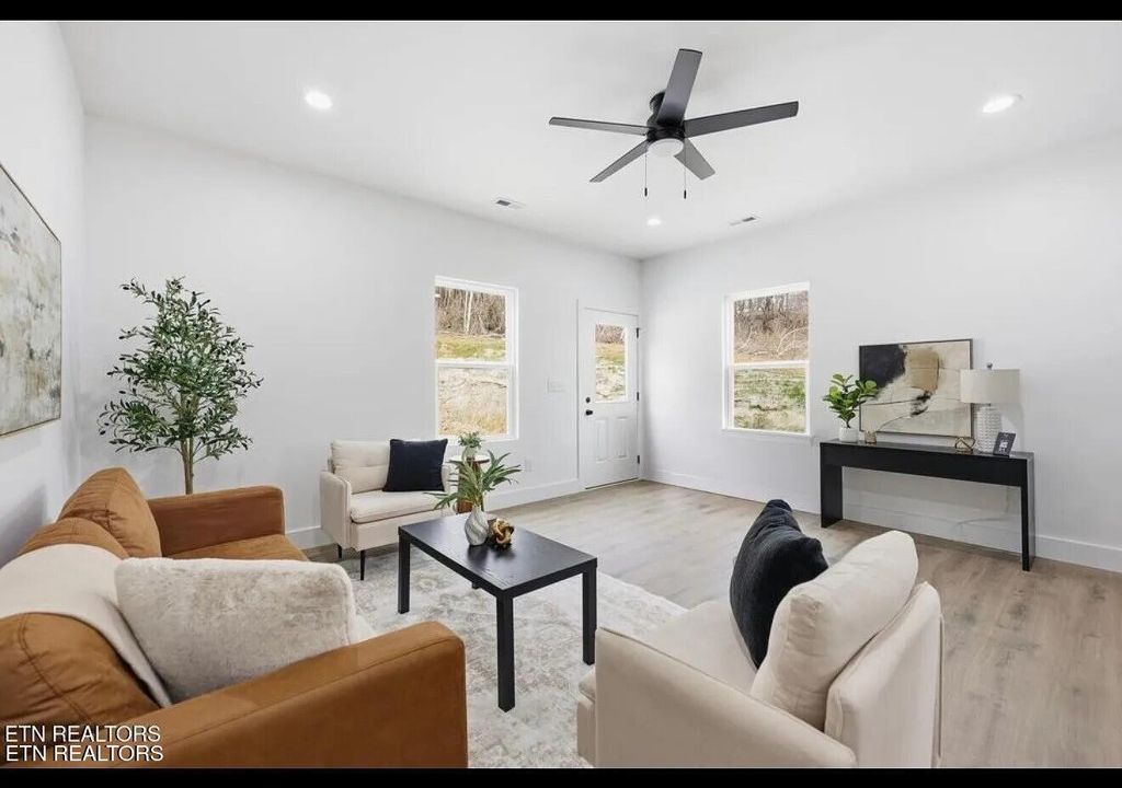 Photo of 3429 Garden Drive, Knoxville, TN 37918 (MLS # 1335537)