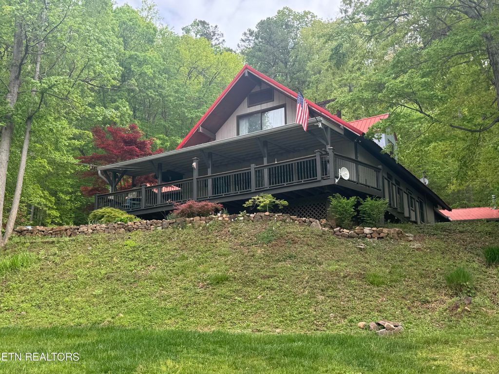 Photo of 810 Laurel Lake Circle, Madisonville, TN 37354 (MLS # 1290053)