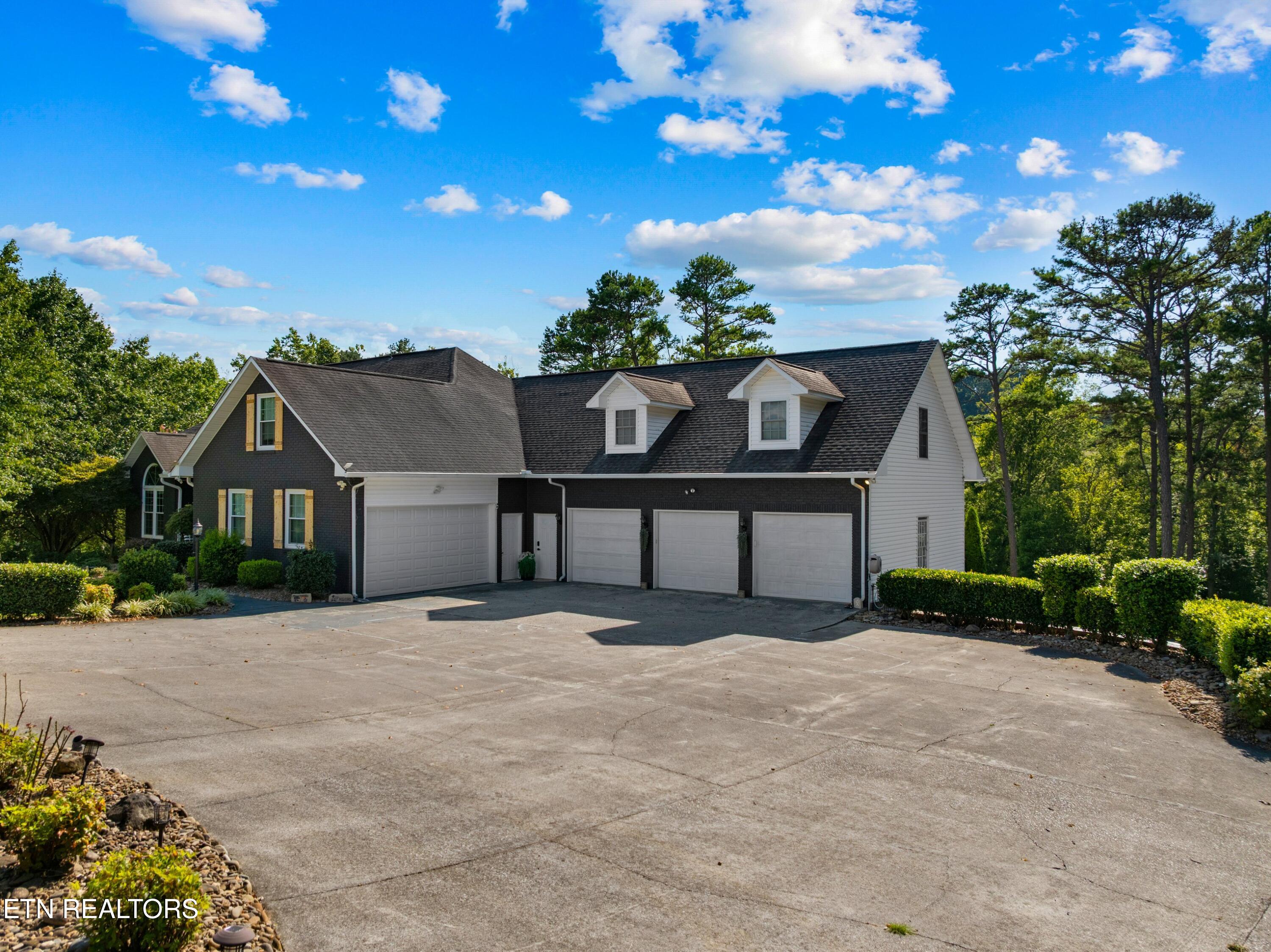 1887 Lakebrook Circle