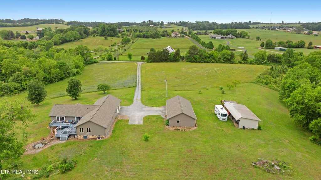Photo of 6052 Morganton Rd, Greenback, TN 37742 (MLS # 1340754)