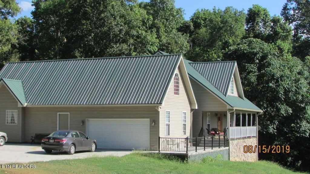 Photo of 3527 Fox Creek Rd, Louisville, TN 37777 (MLS # 1276493)