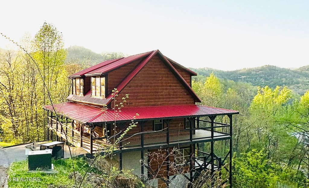 Photo of 3305 Red Wolfe Rd, Sevierville, TN 37862 (MLS # 1329474)