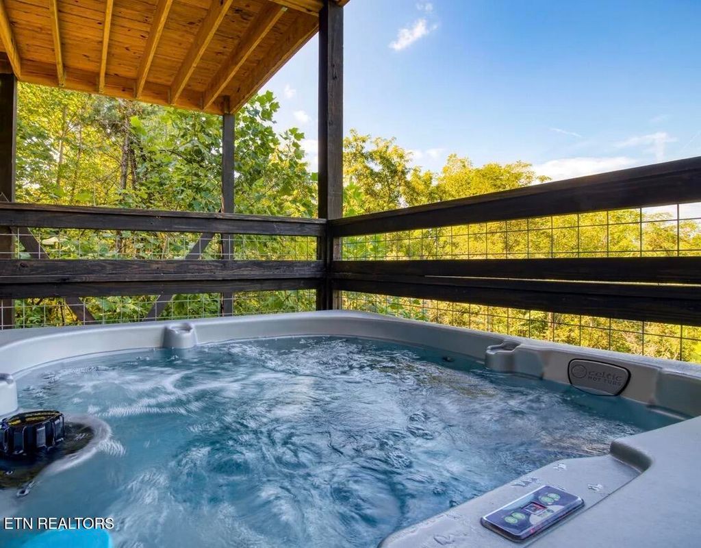 Photo of 3305 Red Wolfe Rd, Sevierville, TN 37862 (MLS # 1329474)