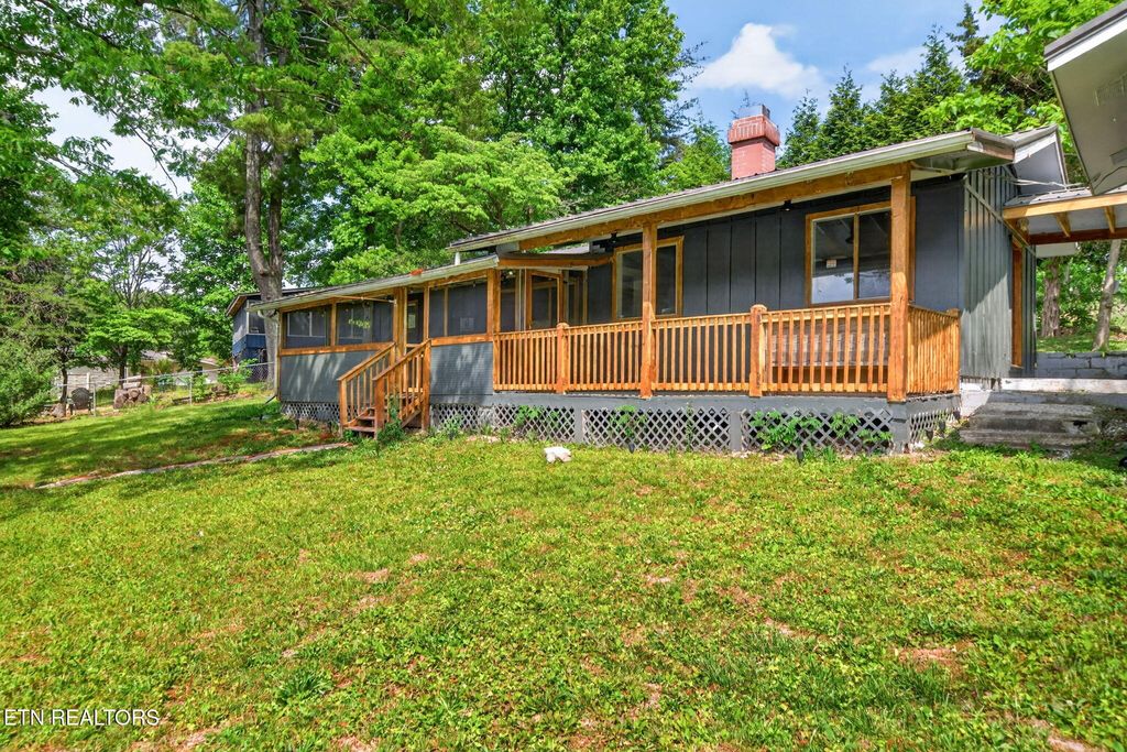 Photo of 50 Lake St, Crossville, TN 38572 (MLS # 1341908)