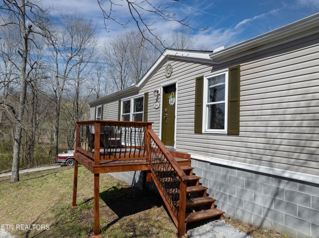 Photo of 641 Kingston Ave, Oliver Springs, TN 37840 (MLS # 1257058)