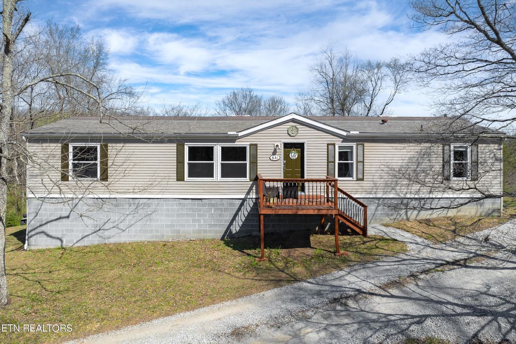 Photo of 641 Kingston Ave, Oliver Springs, TN 37840 (MLS # 1257058)