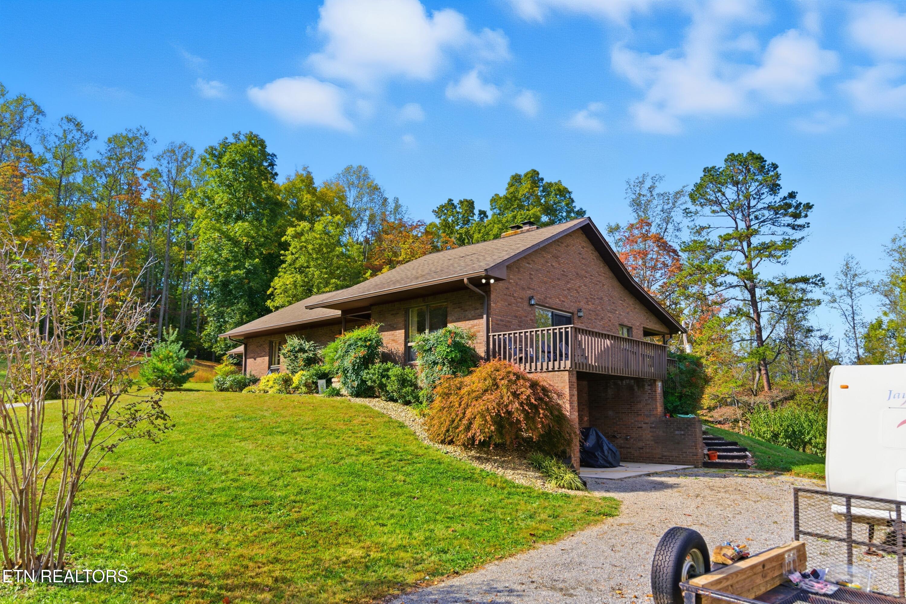 122 Fox Hunter Rd