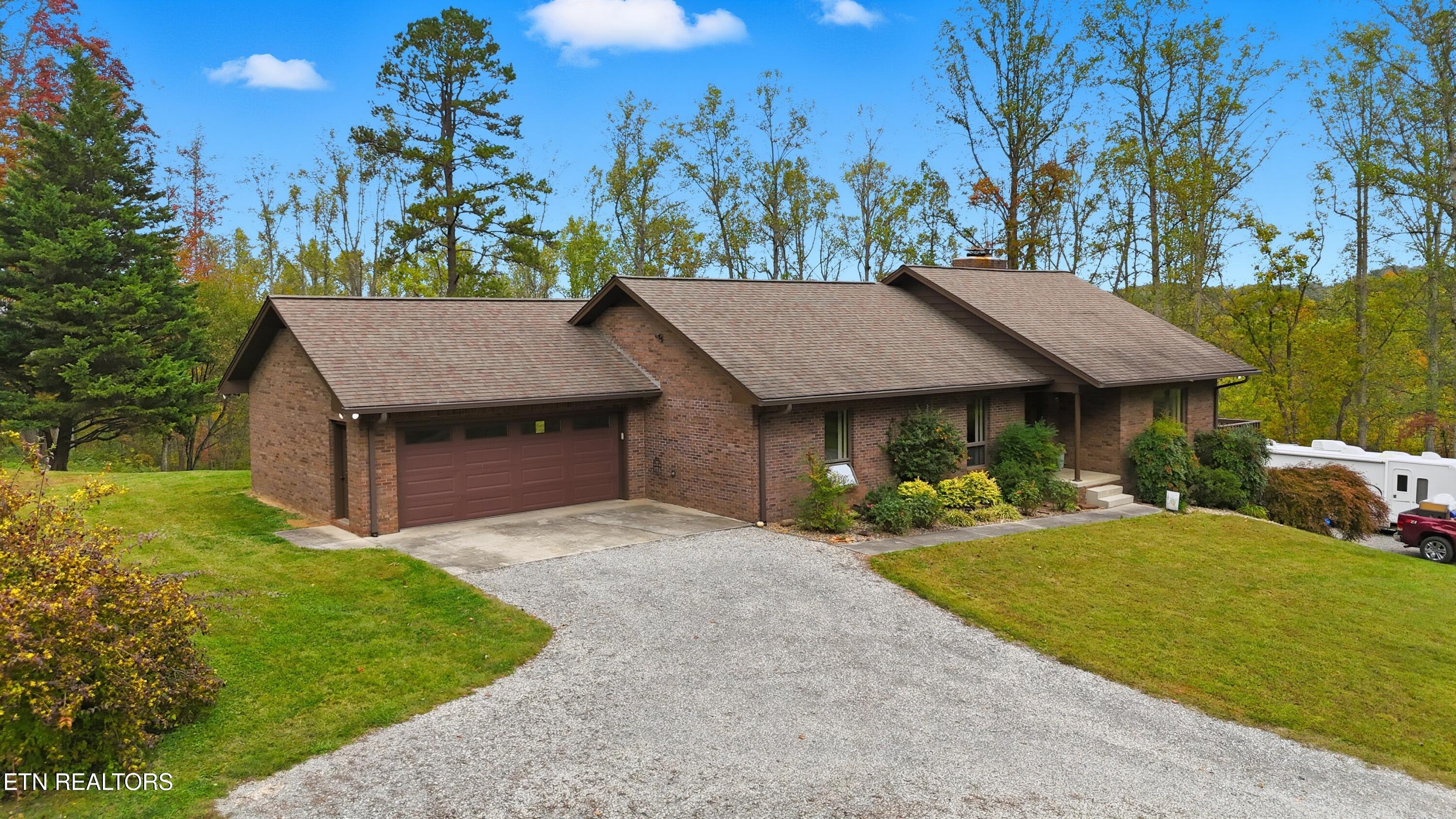 122 Fox Hunter Rd