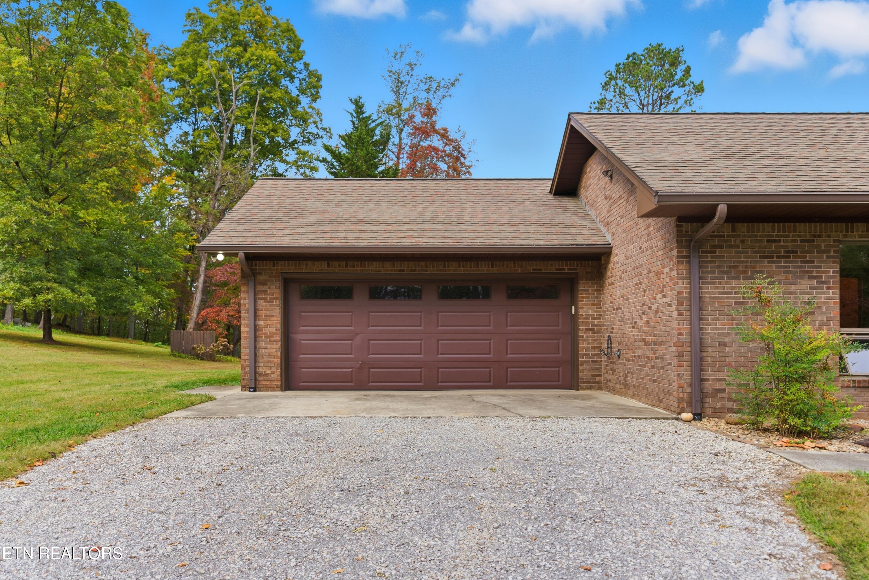 122 Fox Hunter Rd