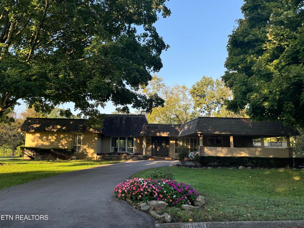 Photo of 12365 North Fox Den Drive, Farragut, TN 37934 (MLS # 1278735)