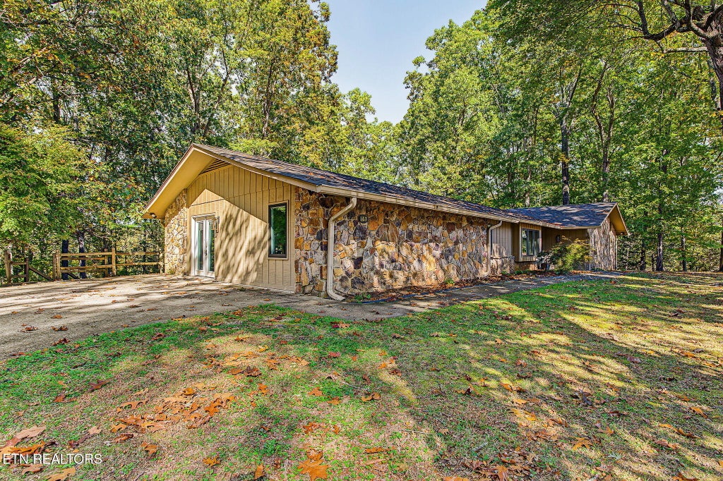 Photo of 167 Rendezvous Rd, Rockwood, TN 37854 (MLS # 1360551)