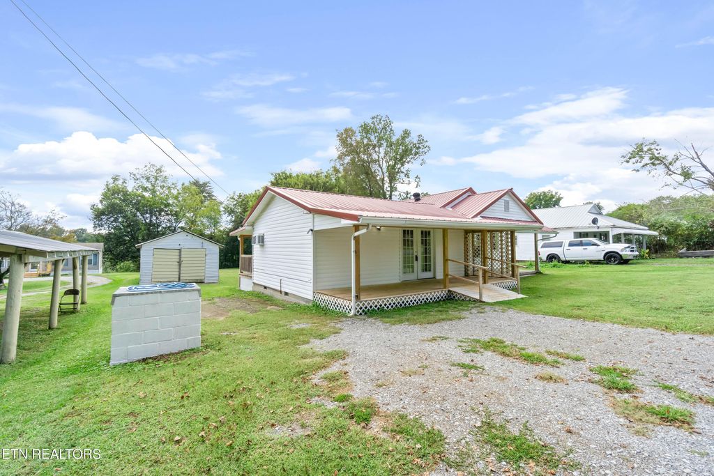 Photo of 224 Pond Street St, Englewood, TN 37329 (MLS # 1316080)