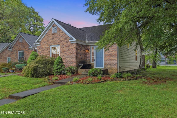 612 IDLEWOOD LN APT D, KNOXVILLE, TN 37923 - Image 5d19bd2c7f09bbb6df3c6e1ca035ddea/389597578