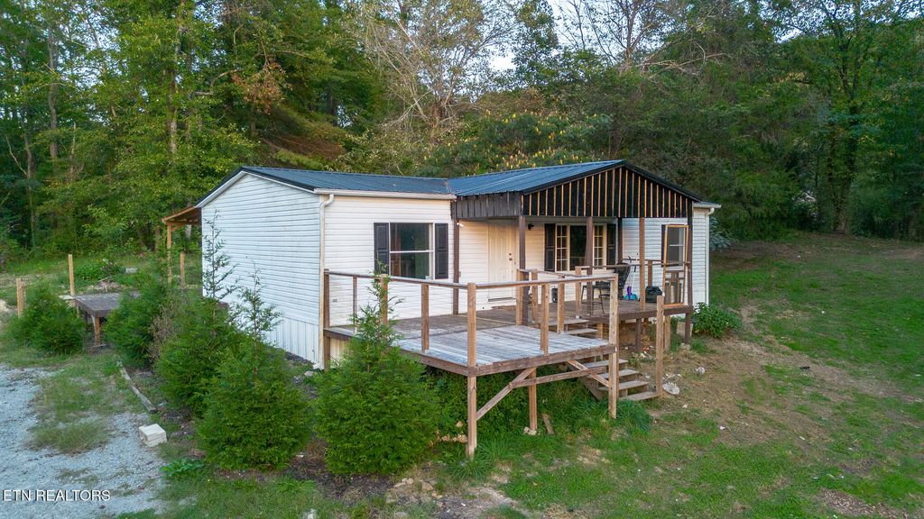 Photo of 175 Collins Rd, Oliver Springs, TN 37840 (MLS # 1317741)