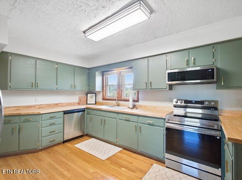 Tiny photo for 214 Long Drive, Harriman, TN 37748 (MLS # 1358319)