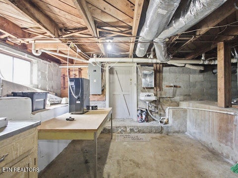 Tiny photo for 214 Long Drive, Harriman, TN 37748 (MLS # 1358319)